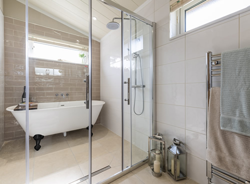 holiday-lodge-2-bedroom-bathroom