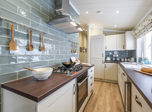 holiday-lodge-2-bedroom-kitchen