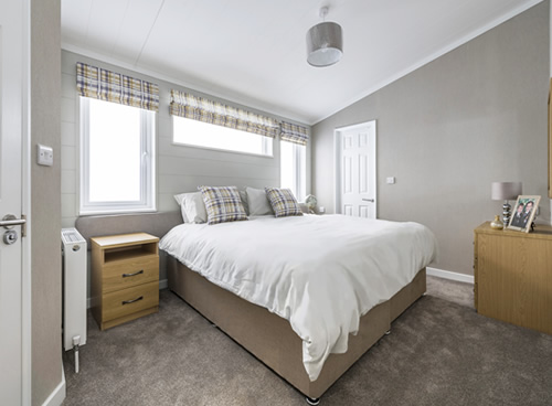 westfield-holiday-lodge-master-bedroom