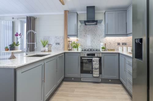 Holiday-Lodge-Contemporary-15