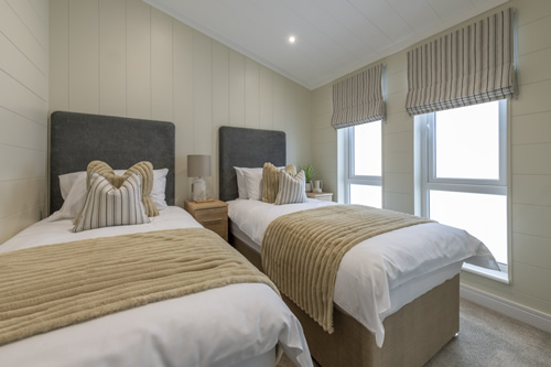 Holiday-Lodge-Contemporary-30